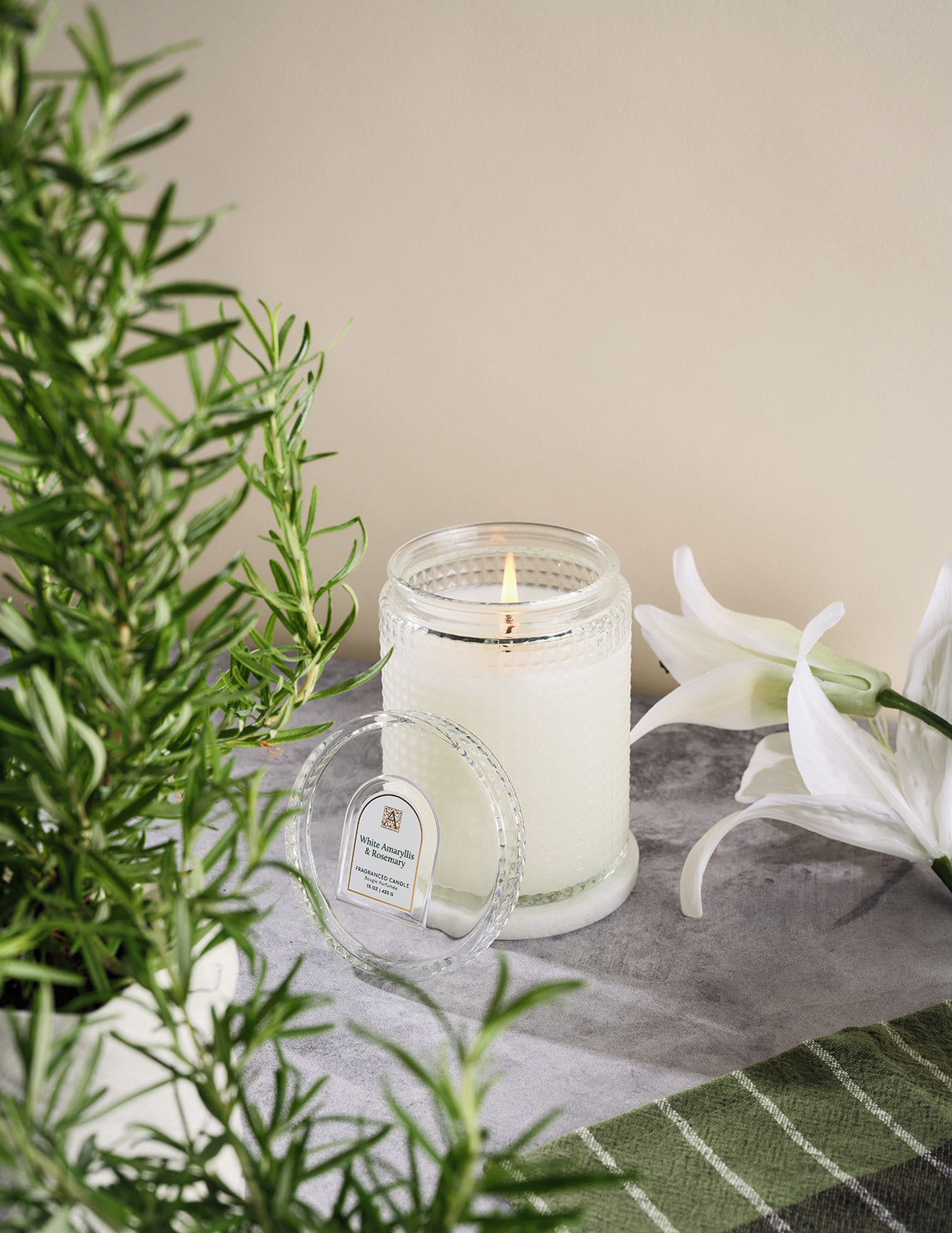 White Amaryllis - Textured Glass Candle with Lid