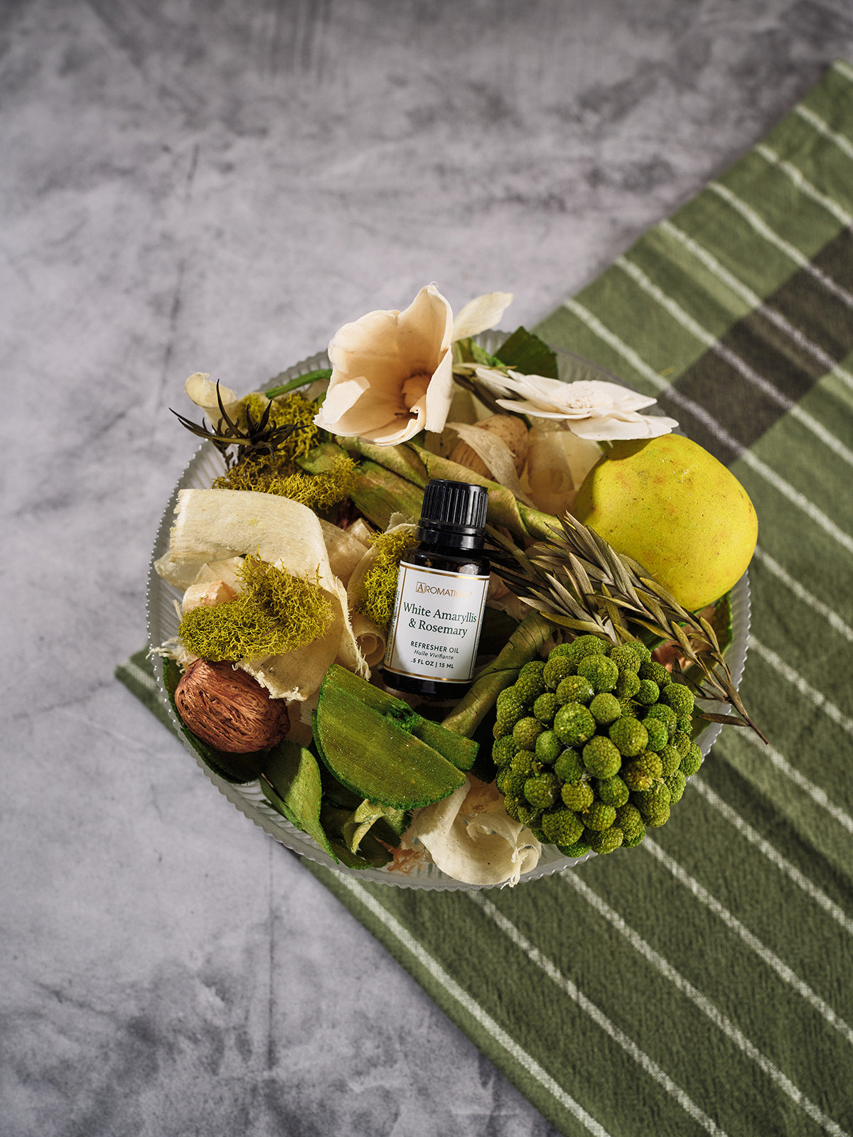 White Amaryllis & Rosemary -  Decorative Fragrance (Potpourri)