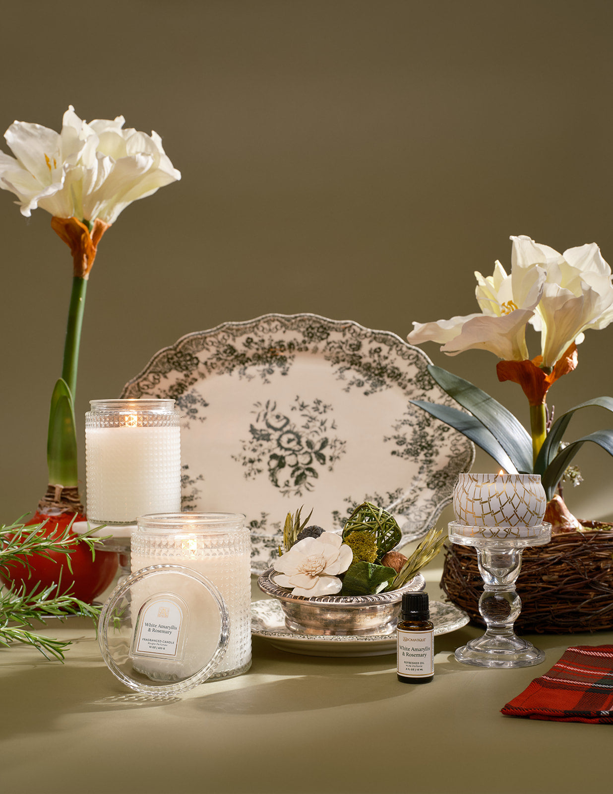 White Amaryllis & Rosemary - Votive Candle