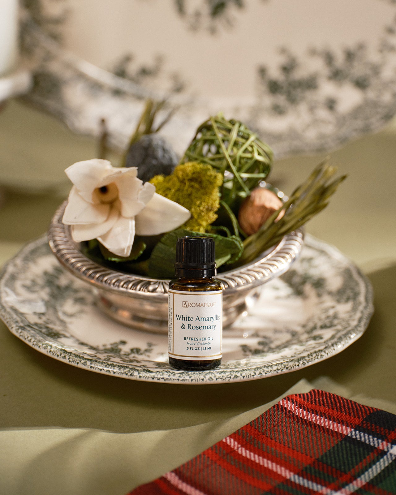 White Amaryllis & Rosemary -  Decorative Fragrance (Potpourri)