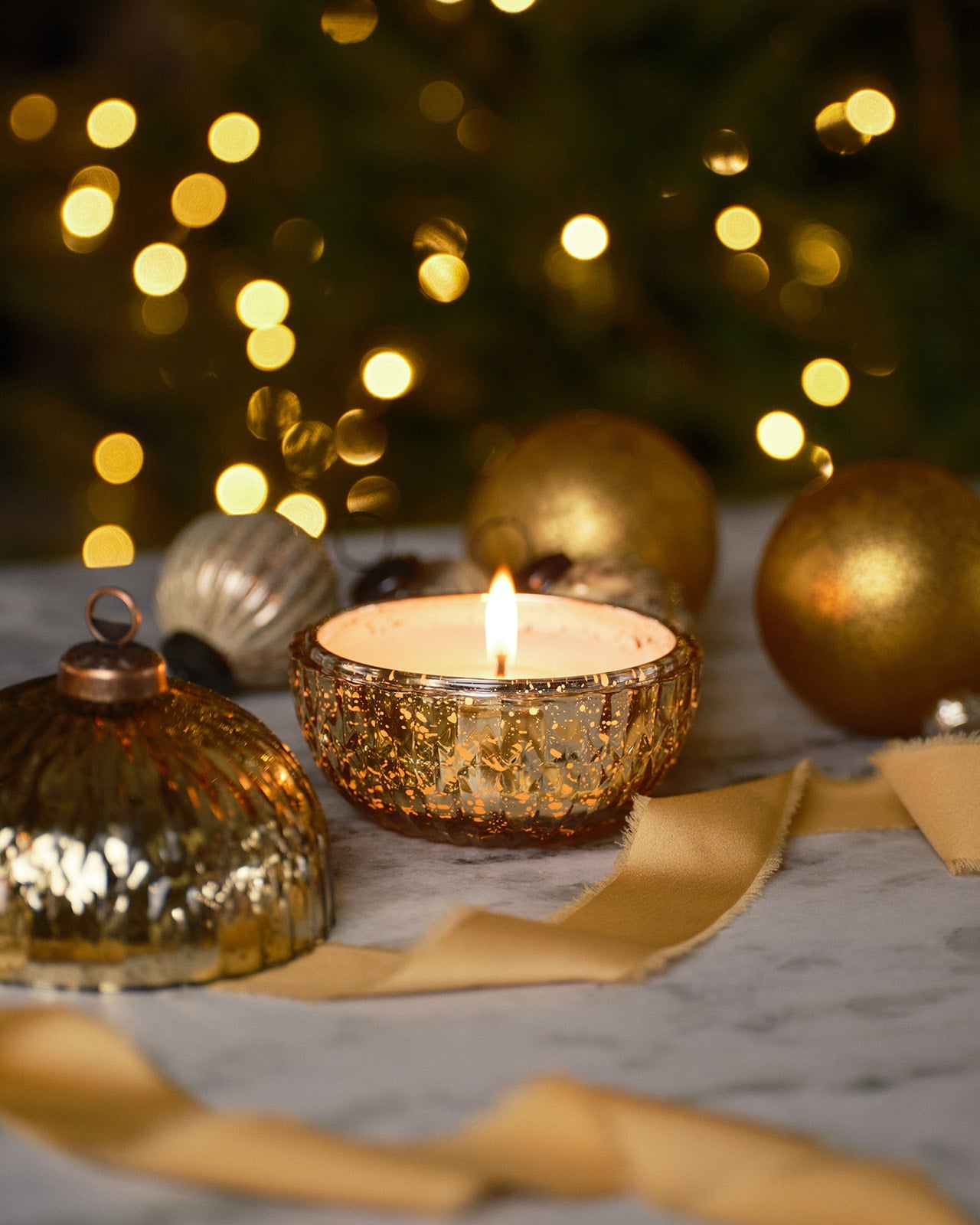 NEW! Holiday Champagne - Plaid Ornament Glass Candle