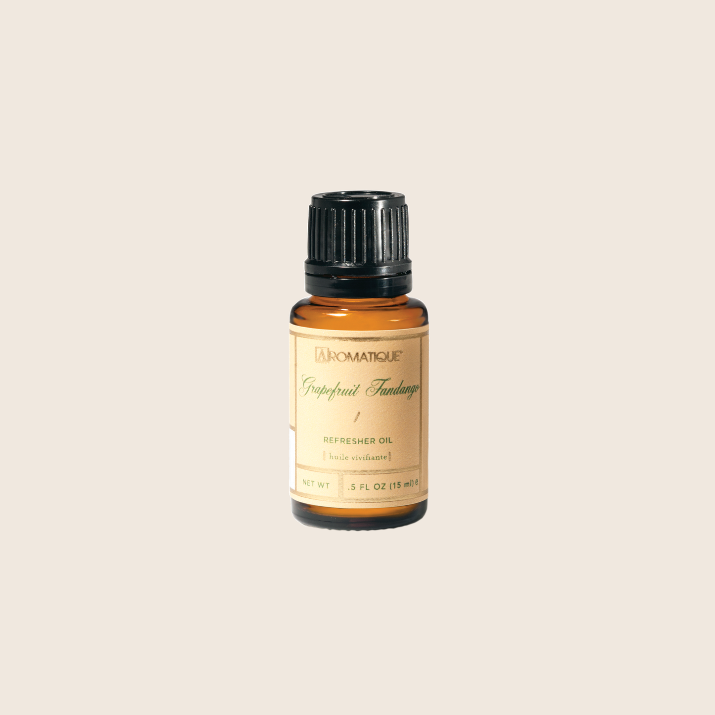 Grapefruit Fandango Refresher Oil is designed to refresh your Decorative Fragrance year-round. The highly concentrated oil quickly absorbs into the wood chips and fills any space with an invigorating fragrance of tangy citrus notes blended with cassis and peach, accented with rose and musk. 